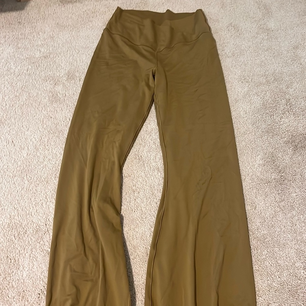 Airee flare legging used like new